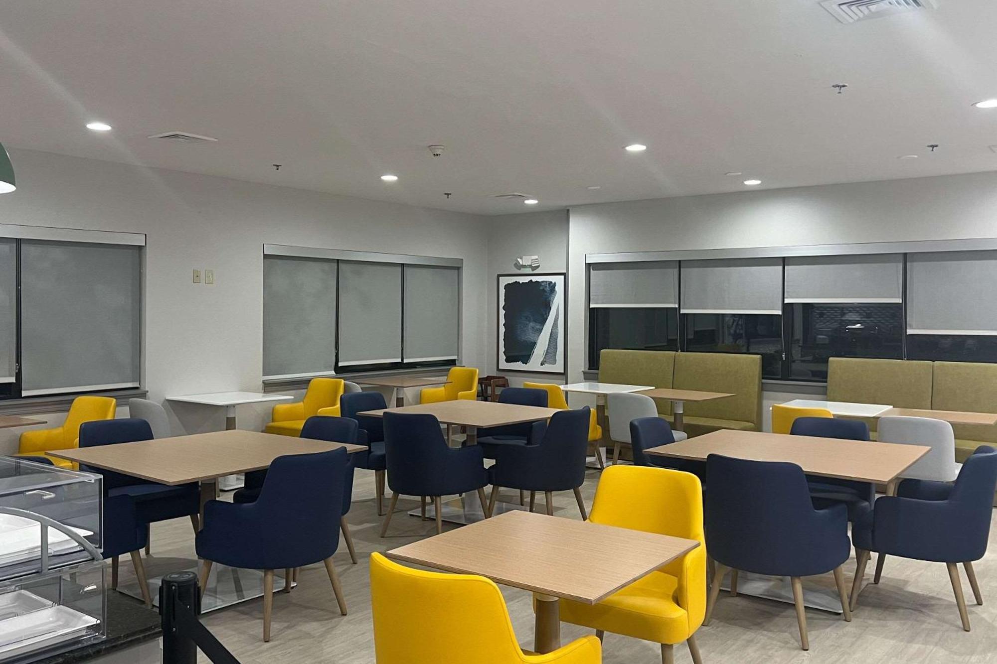 西莫比尔智选假日酒店 外观 照片